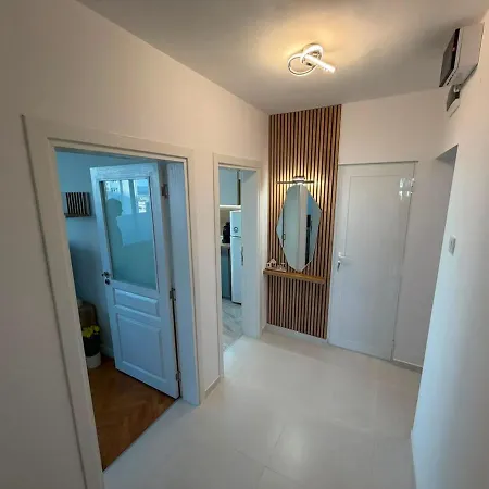 Bright Seaview Apartament