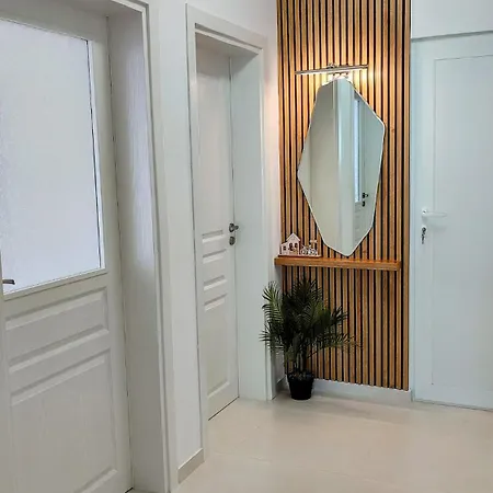 Bright Seaview Apartament